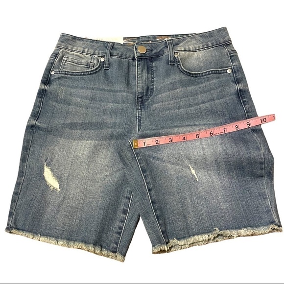 NWT Seven 7 Sunset Bermuda Denim Jorts Jean Shorts Fray Hem 9” Size 4 - Picture 6 of 6